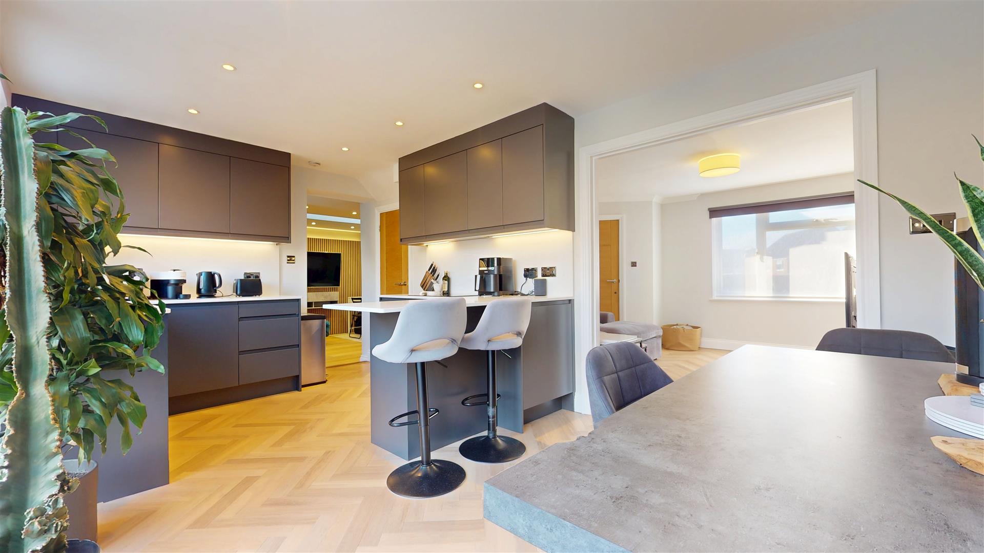 3 bed property in Ellenstow, Milton Keynes